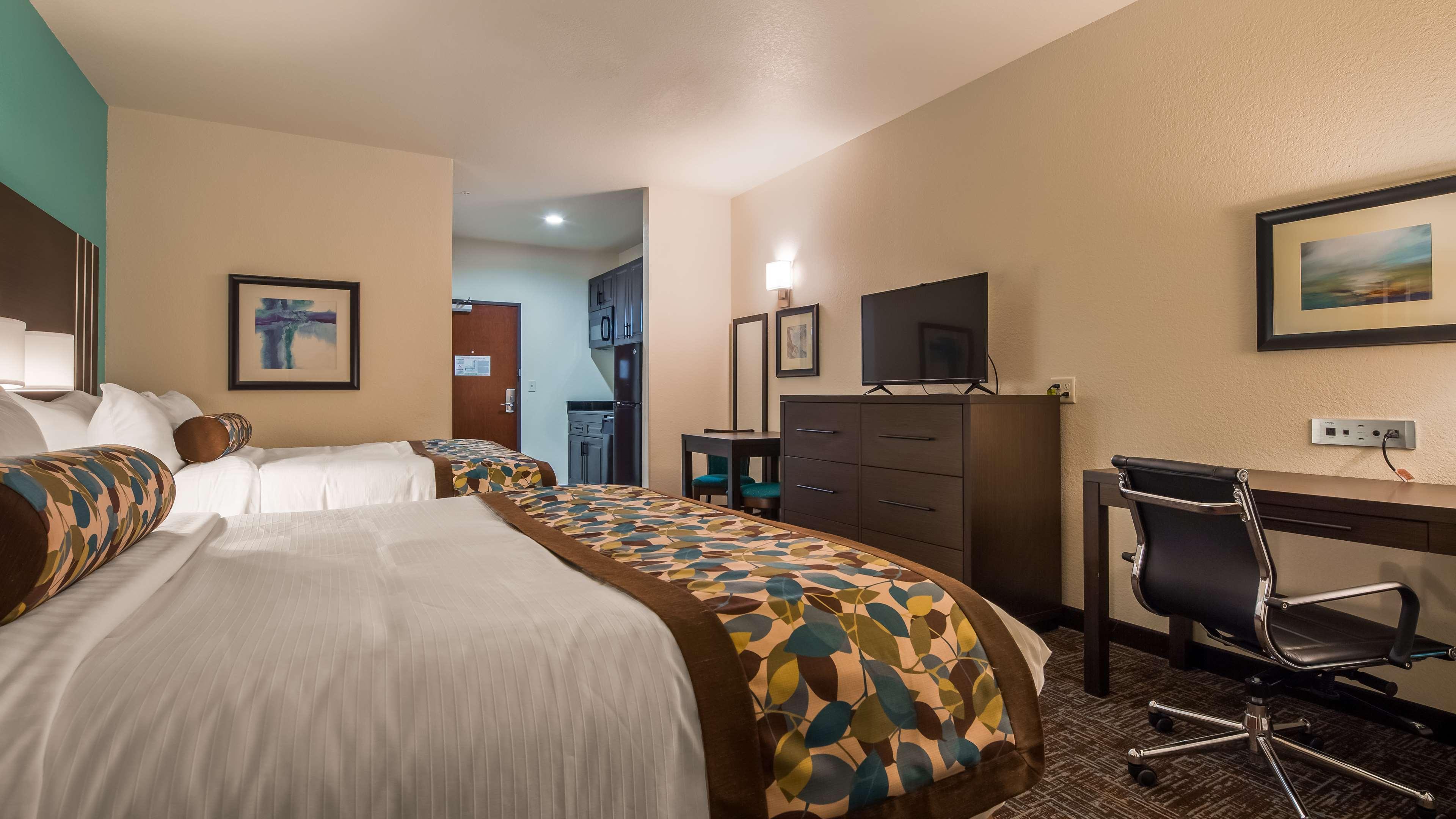 Best Western Plus/Executive Residency Elk City Exterior photo