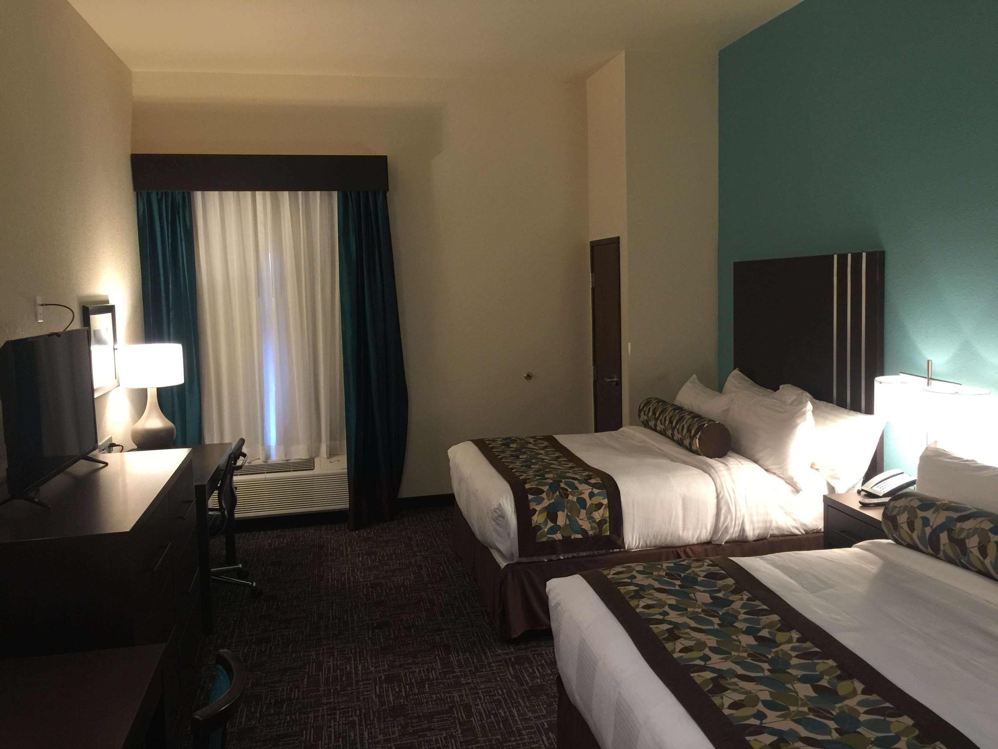 Best Western Plus/Executive Residency Elk City Exterior photo