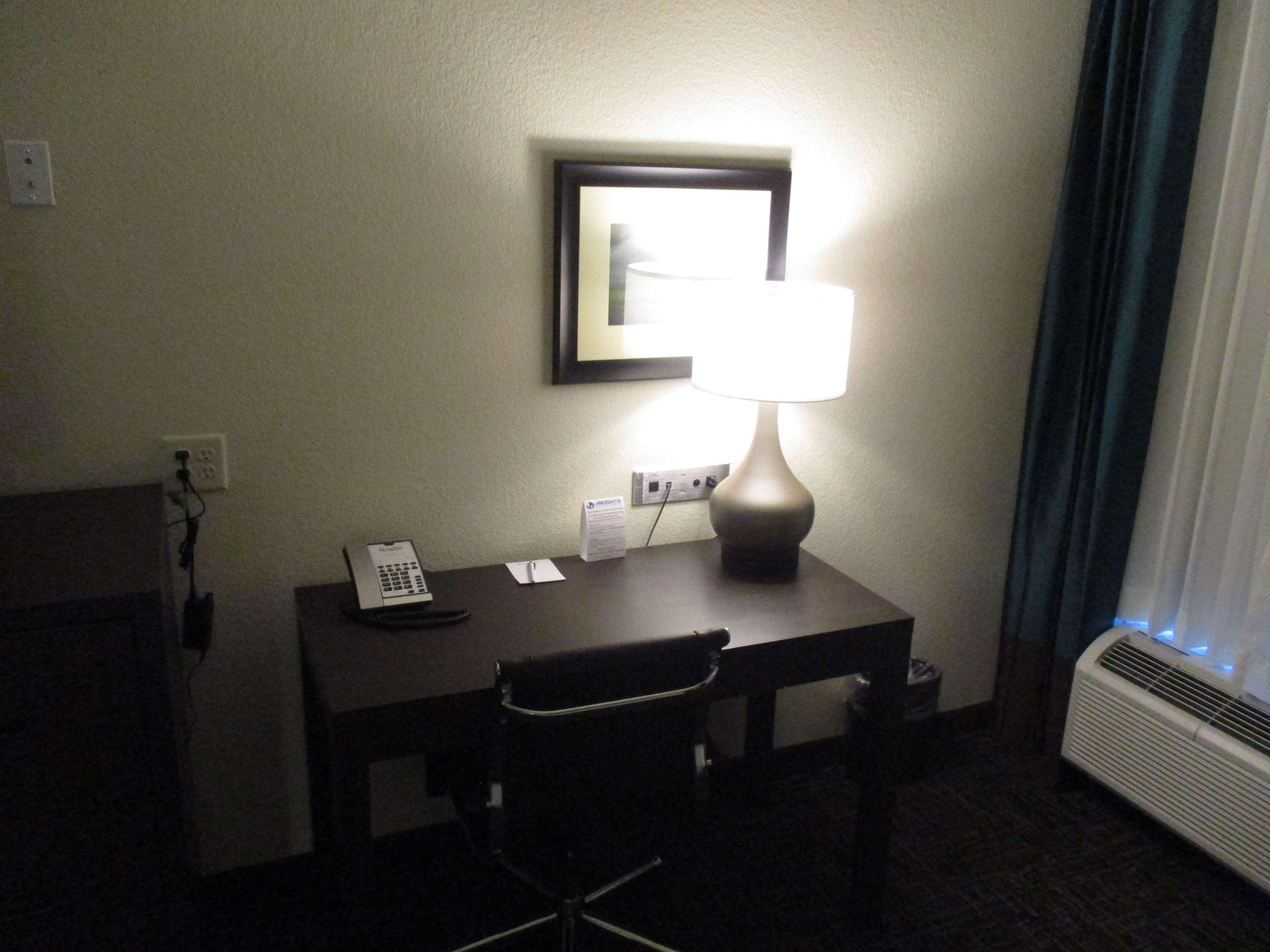 Best Western Plus/Executive Residency Elk City Exterior photo