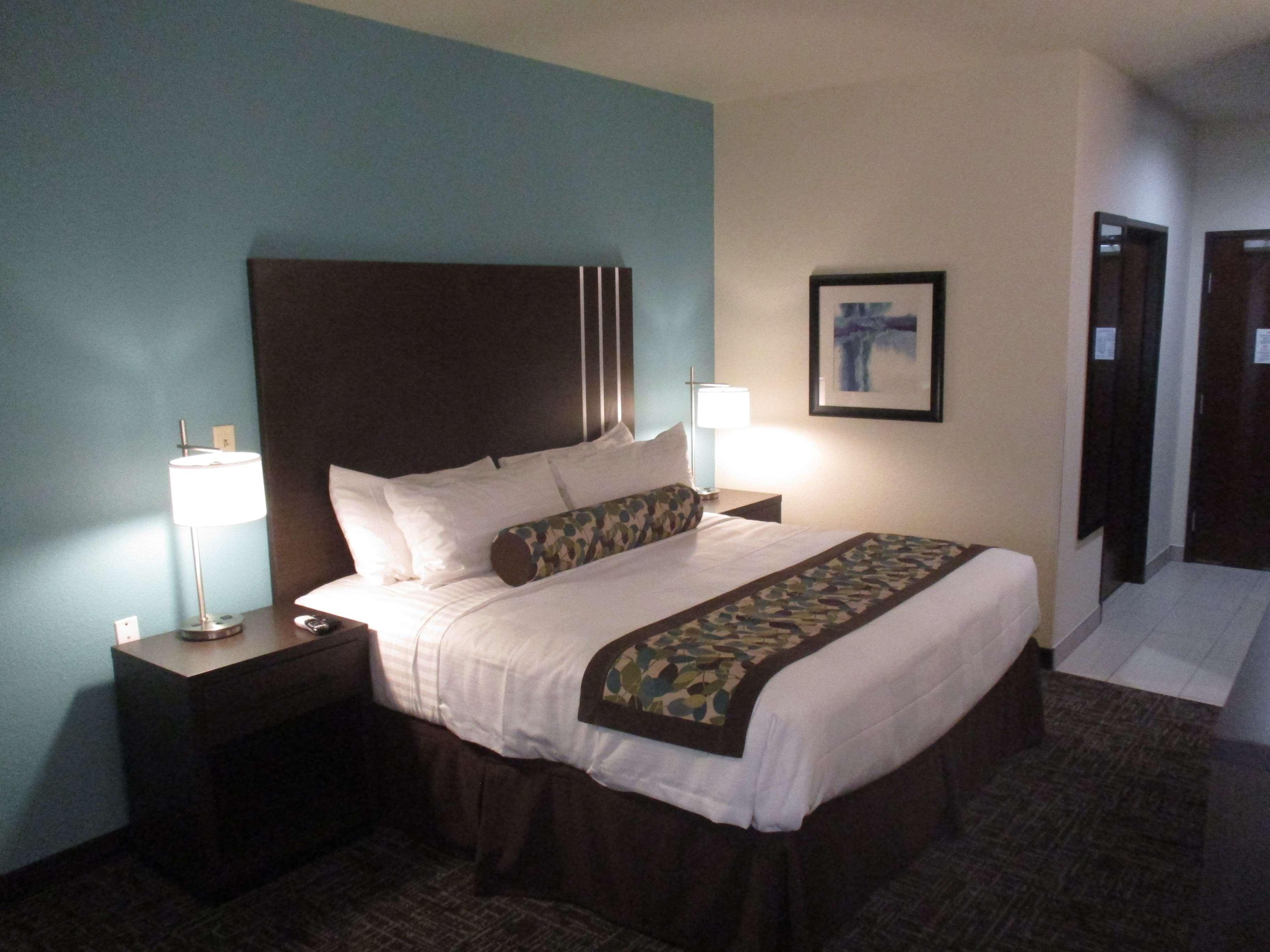 Best Western Plus/Executive Residency Elk City Exterior photo