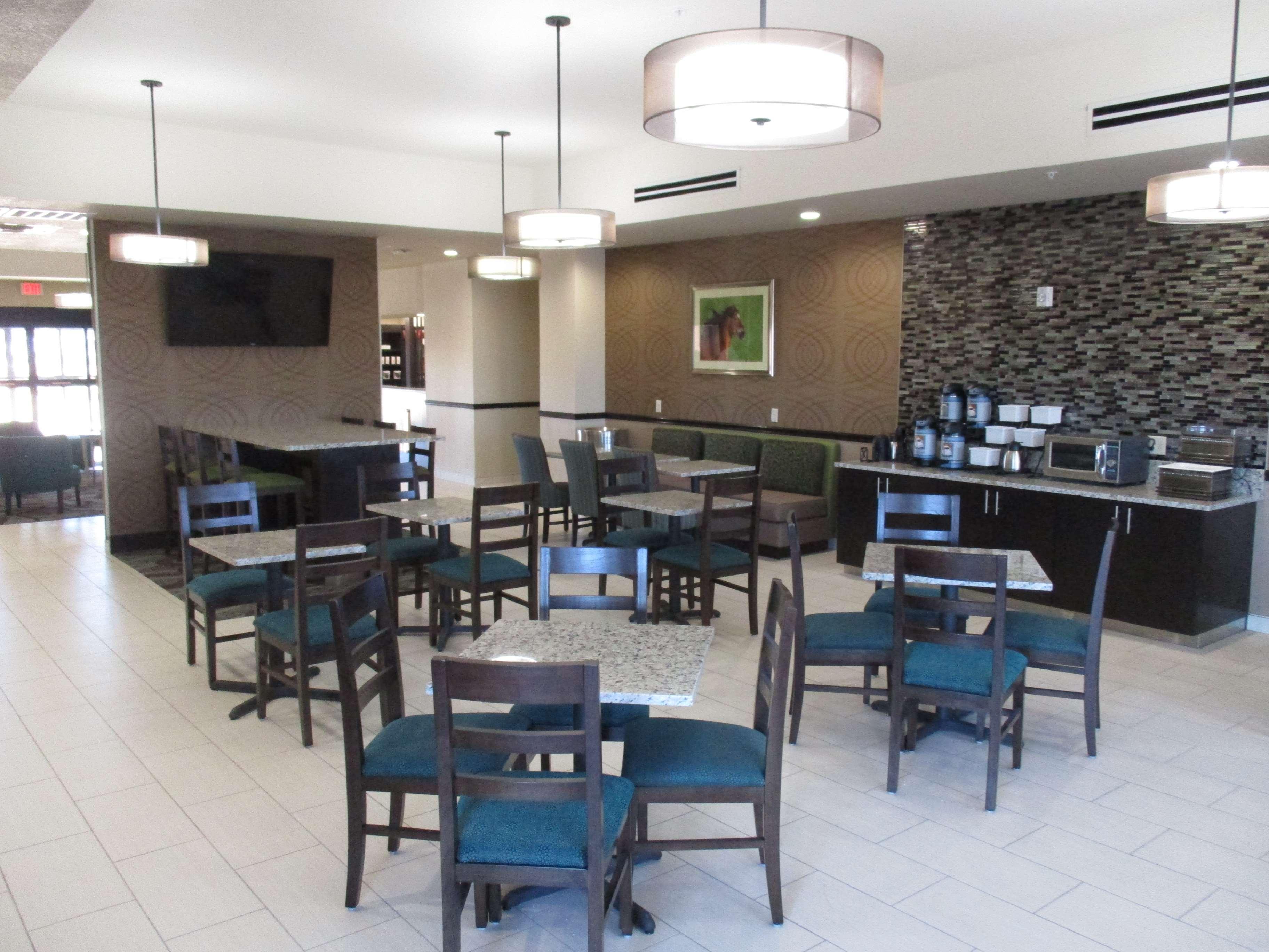 Best Western Plus/Executive Residency Elk City Exterior photo