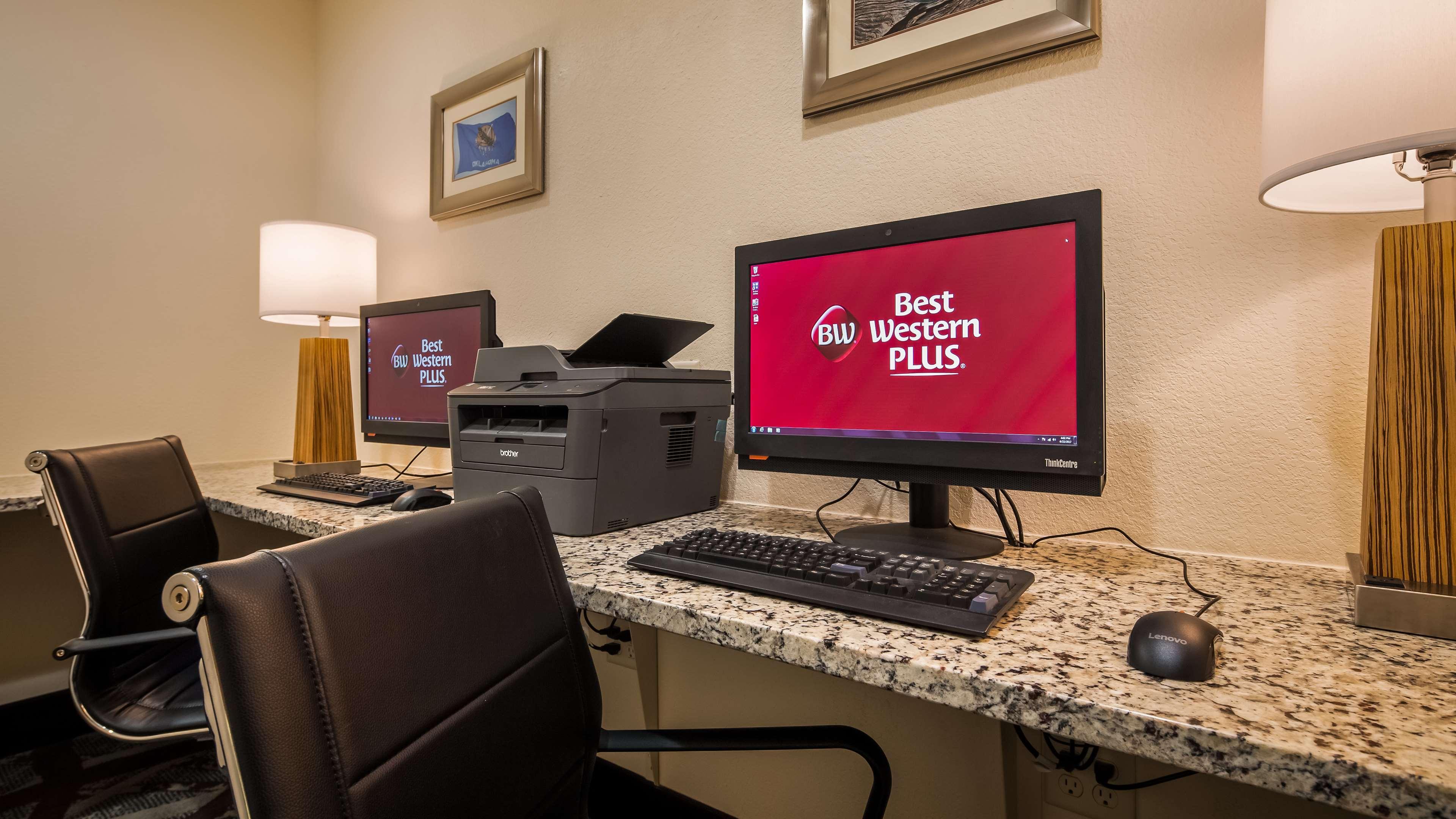 Best Western Plus/Executive Residency Elk City Exterior photo