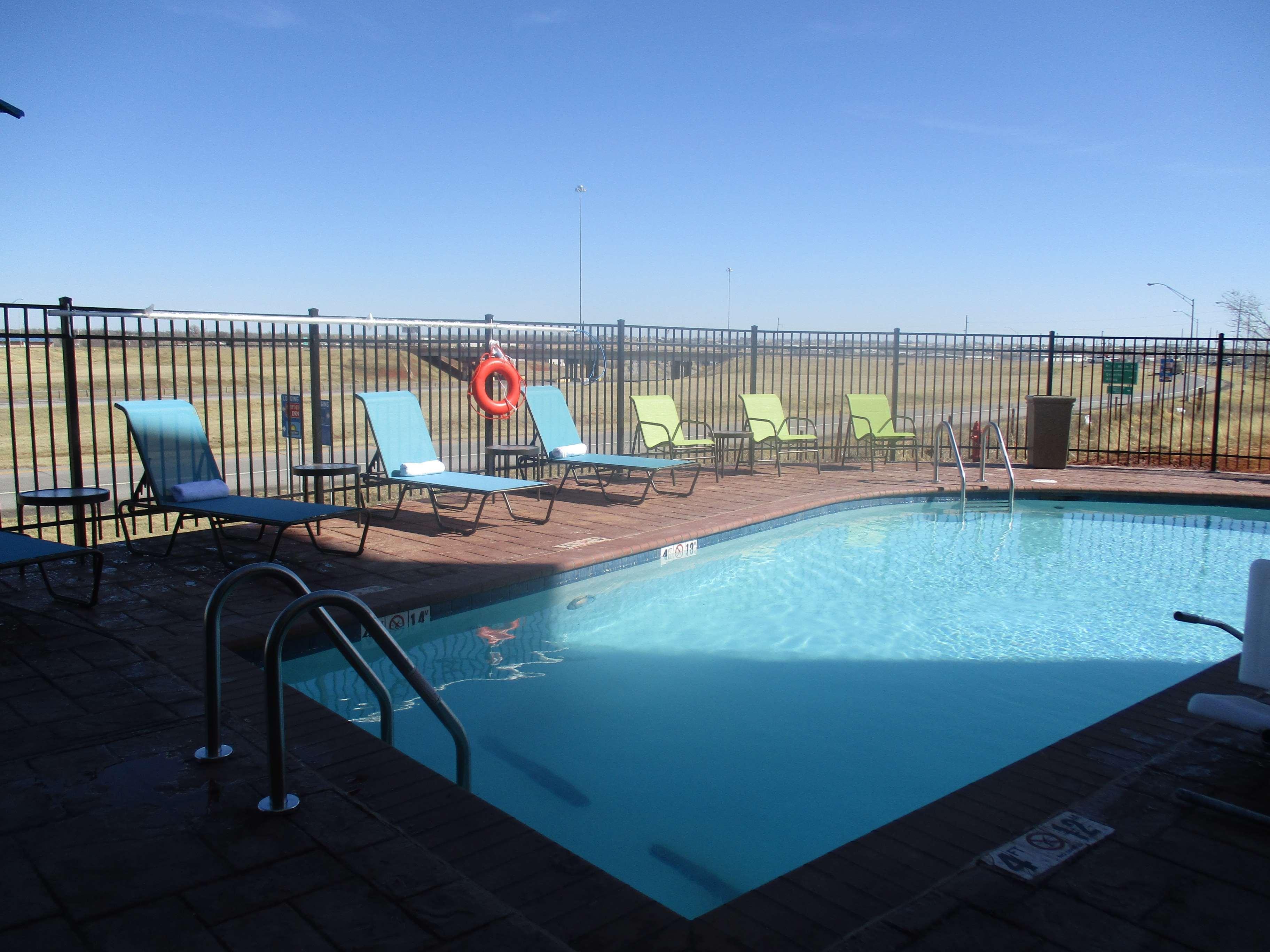 Best Western Plus/Executive Residency Elk City Exterior photo