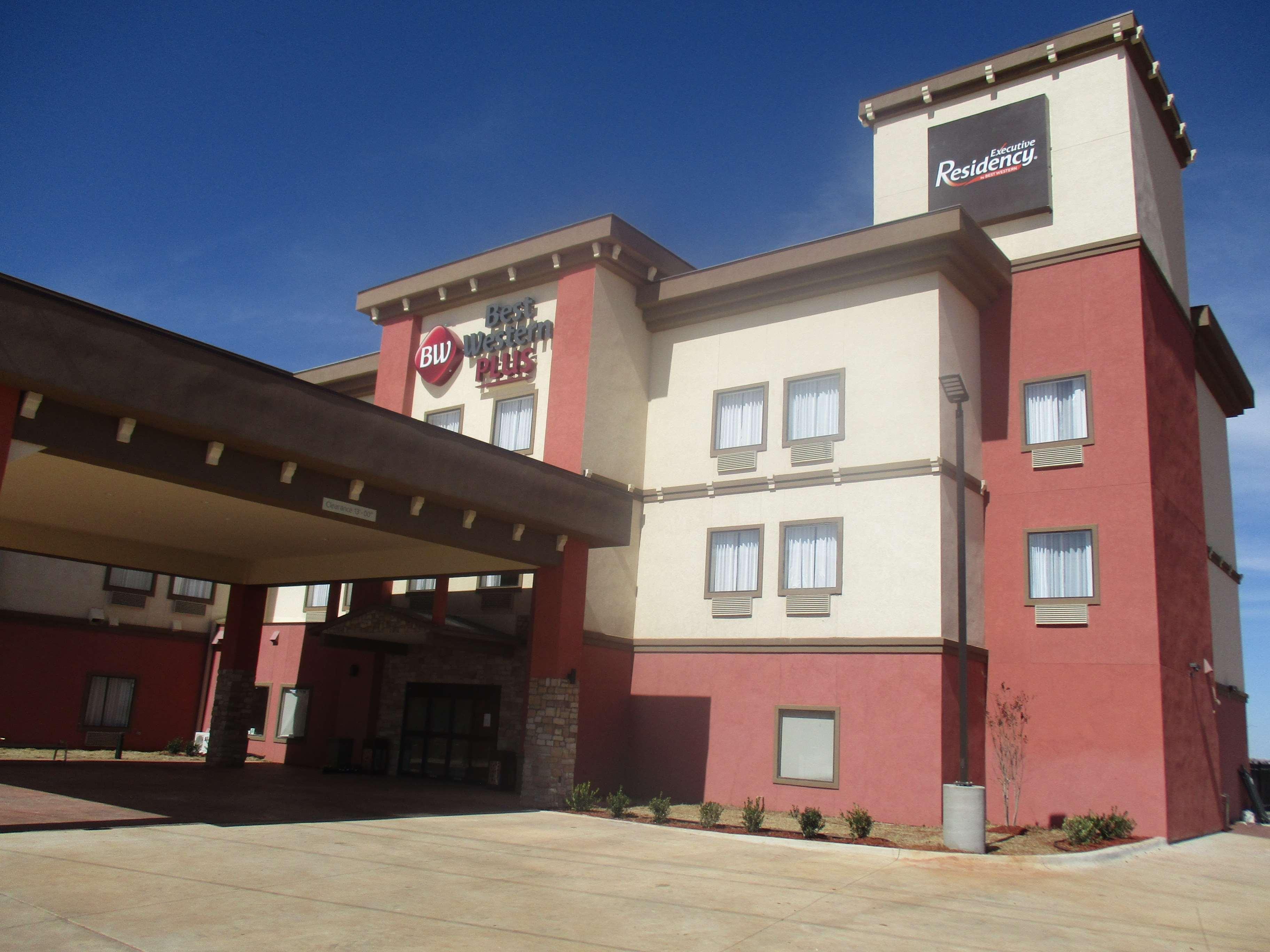 Best Western Plus/Executive Residency Elk City Exterior photo