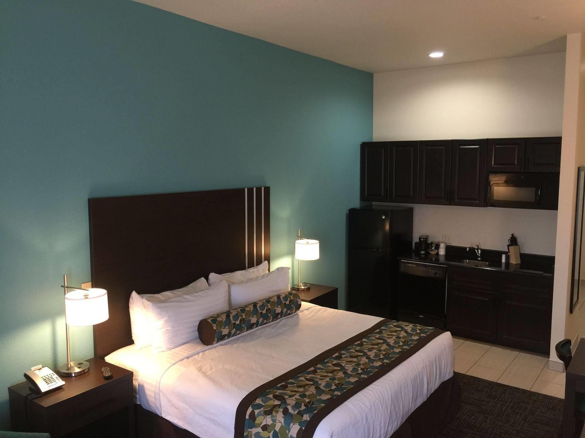Best Western Plus/Executive Residency Elk City Exterior photo